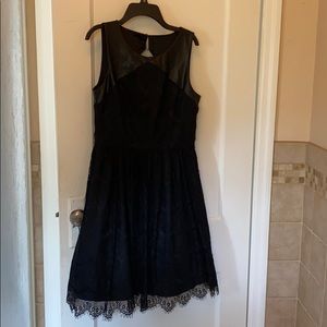 Jessica Simpson black dress